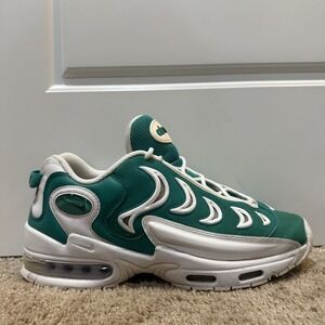 Nike Men’s Athletic Shoes Teal and White Air Cushion